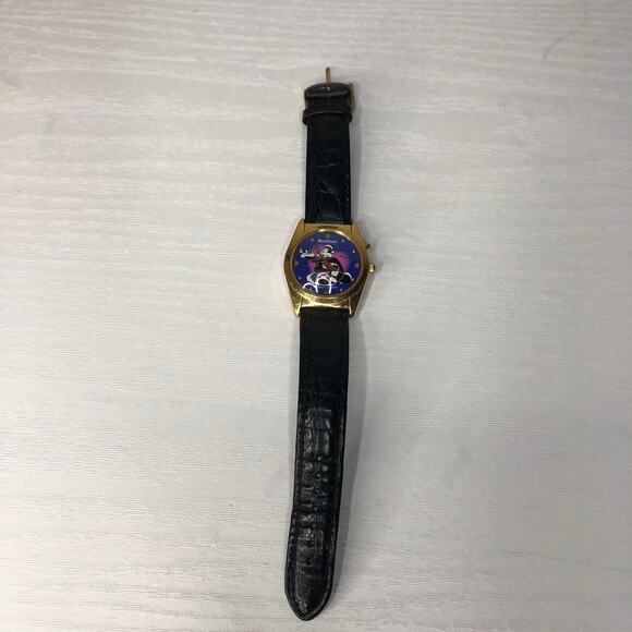 Vintage Warner Bros Pepe le Pew Penelope Watch - Doesn't Run, For Parts - Picture 2 of 11